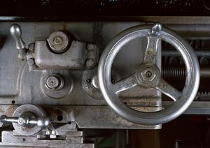 コンセントは自己修理して捨てずに使う